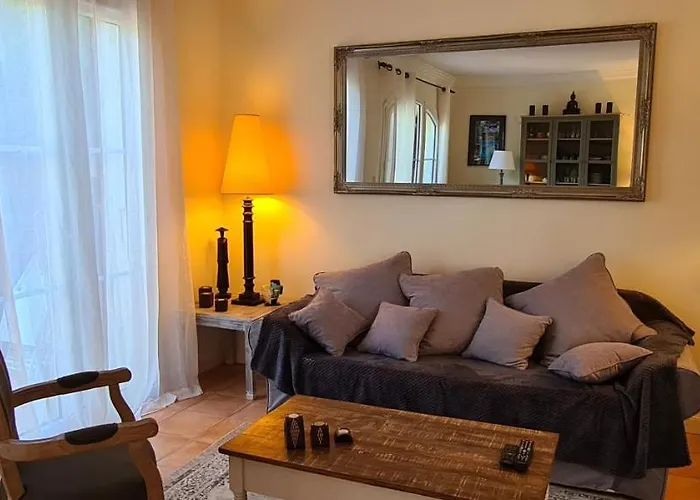 Le Petit Mas De Grimaud